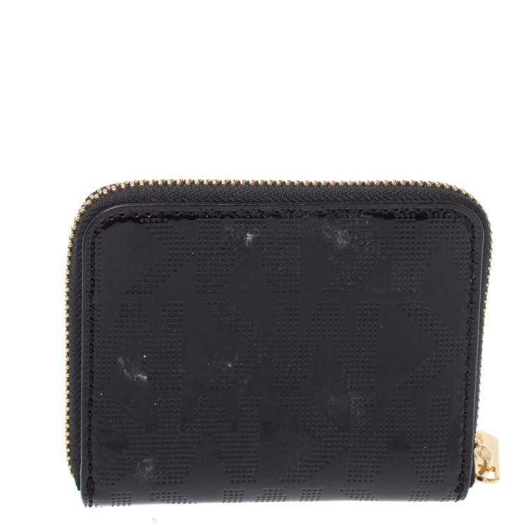 Pre Owned Michael Kors Black Patent Leather Zip Around Wallet