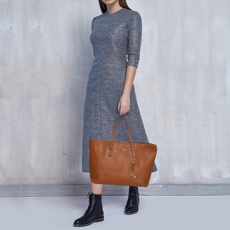 Pre Owned Michael Kors Brown Saffiano Leather Large Jet Set Travel Tote