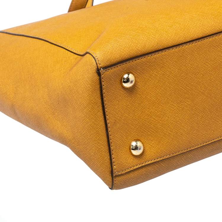 Pre Owned MICHAEL Michael Kors Light Brown Leather Chain Tote