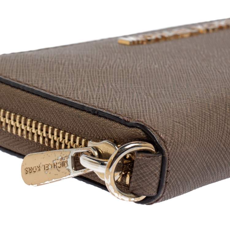Pre Owned Michael Kors Beige Leather Zip Around Wristlet Wallet