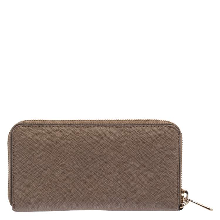Pre Owned Michael Kors Beige Leather Zip Around Wristlet Wallet