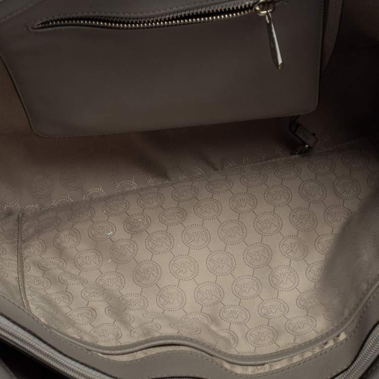 Pre Owned Michael Kors Grey Saffiano Leather Large Jet Set Middle Zip Tote
