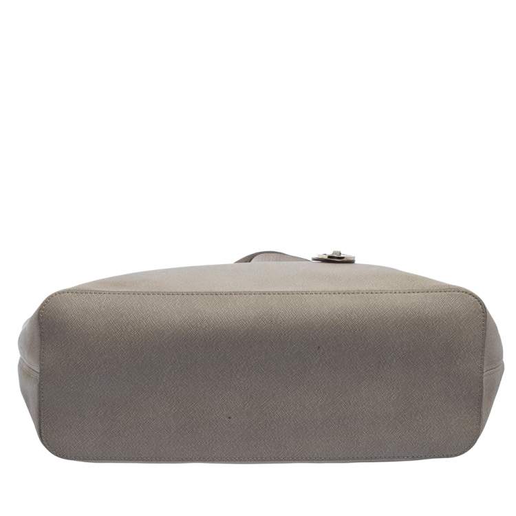 Pre Owned Michael Kors Grey Saffiano Leather Large Jet Set Middle Zip Tote