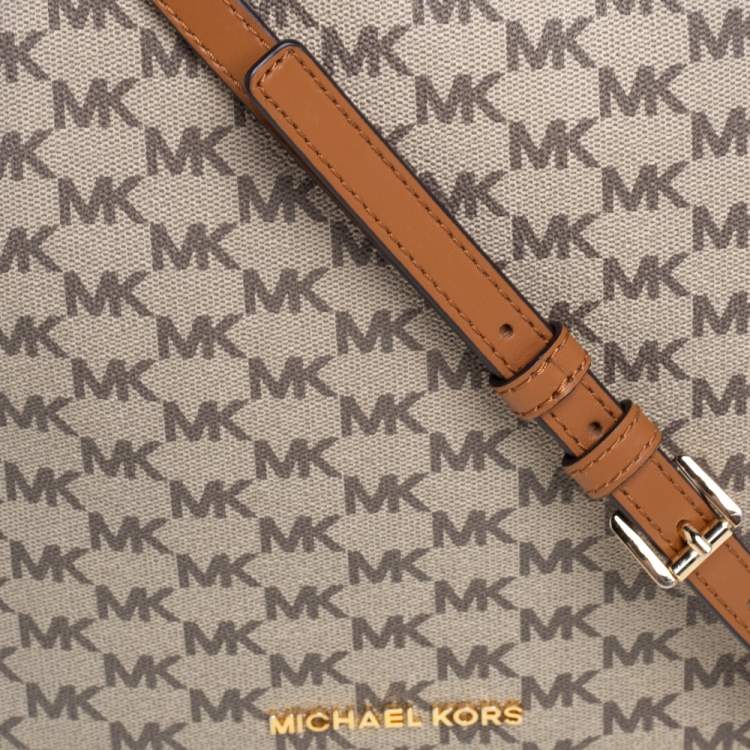 Pre Owned Michael Kors Beige/Brown Signature Coated Canvas and Leather Jet Set Hobo