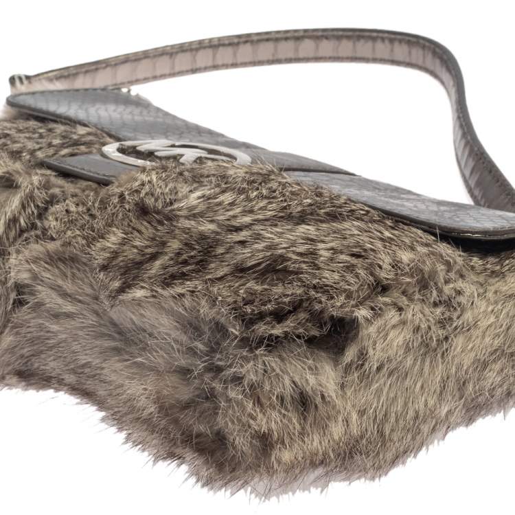 Pre Owned Michael Kors Metallic Grey Python Embossed Leather and Rabbit Fur Fulton Baguette 