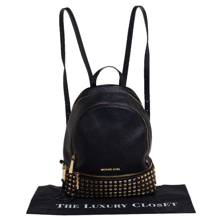مملوكة مسبقًا Michael Kors Black Leather Small Studded Rhea Backpack