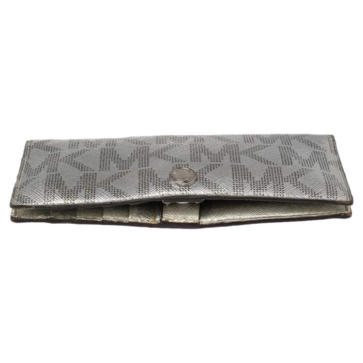 Pre Owned Michael Kors Metallic Silver Signature Coated Canvas Bifold Wallet