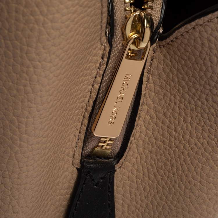 Pre Owned Michael Kors Beige Leather Kimberly Satchel