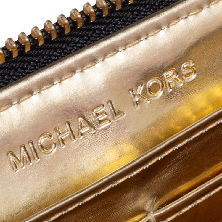 Pre Owned Michael Kors Black Leather Zip Around Wallet