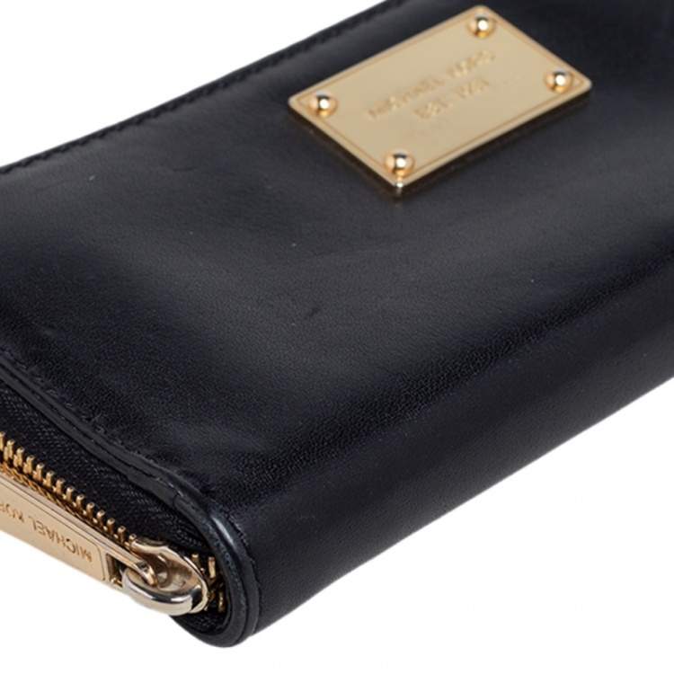 Pre Owned Michael Kors Black Leather Zip Around Wallet