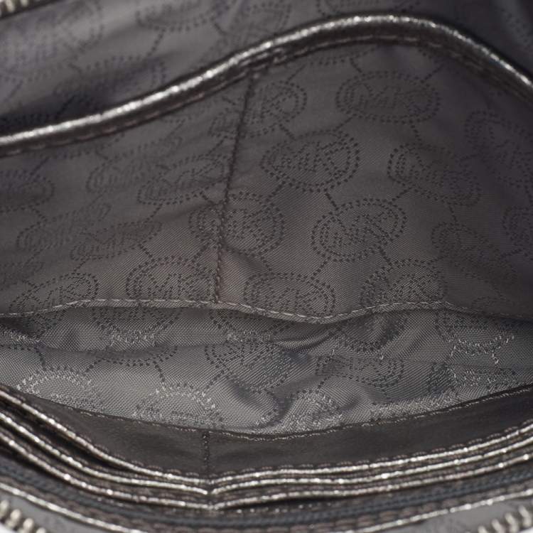 Pre Owned Michael Kors Metallic Silver Leather Fallon Wristlet Clutch