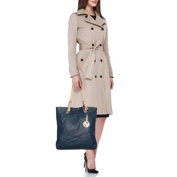 Pre Owned Michael Michael Kors Blue/Beige Leather Jet Set North South Tote