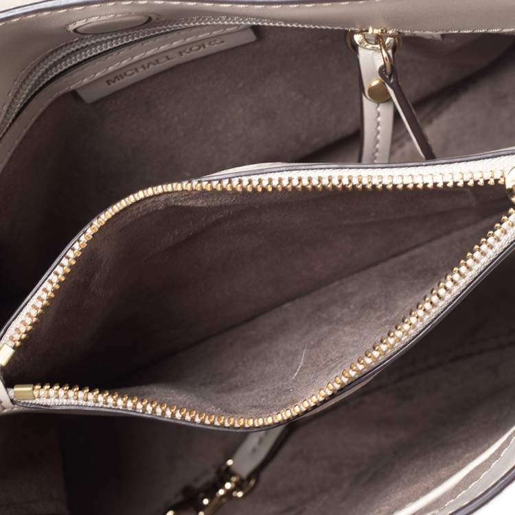 Pre Owned Michael Kors Beige Leather Small Cece Chain Tote