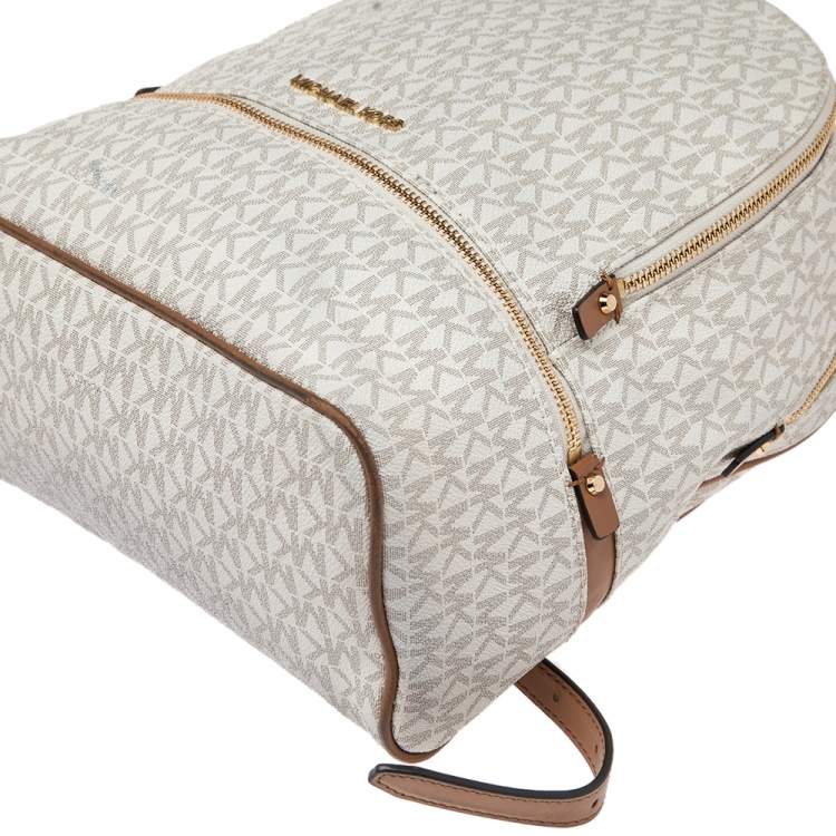 مملوكة مسبقًا Michael Kors White/Tan Signature Coated Canvas And Leather Rhea Zip Backpack