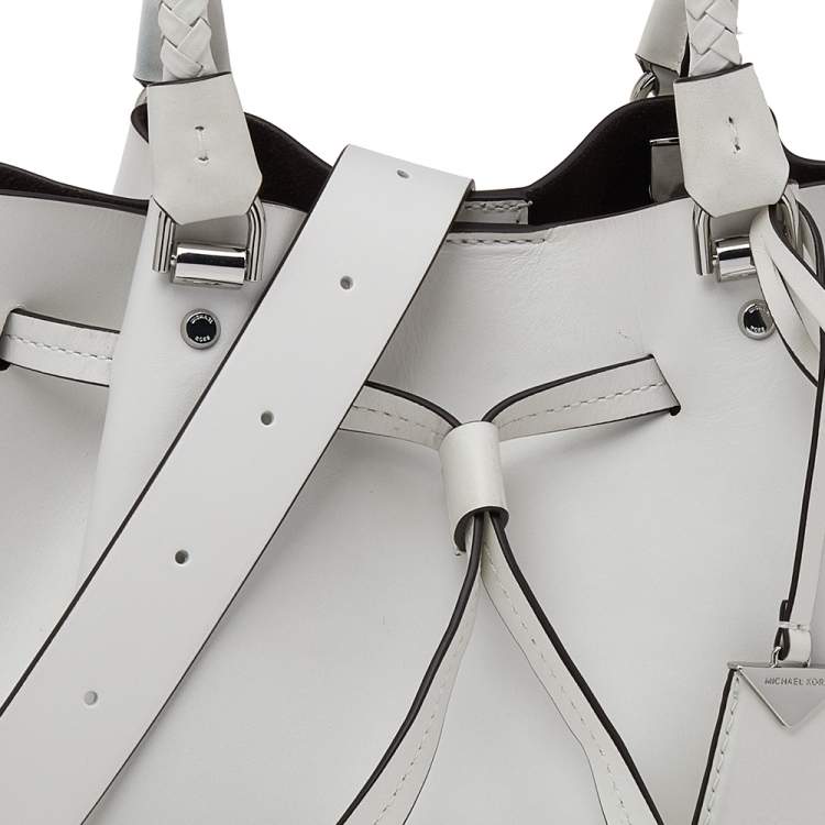 Pre Owned Michael Kors White Leather Medium Blakely Bucket Shoulder Bag