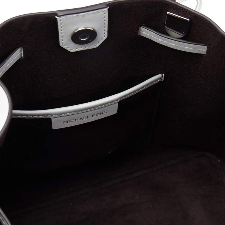 Pre Owned Michael Kors White Leather Medium Blakely Bucket Shoulder Bag