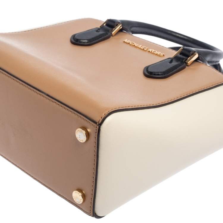Pre Owned Michael Kors Beige/White Leather Small Carolyn Tote