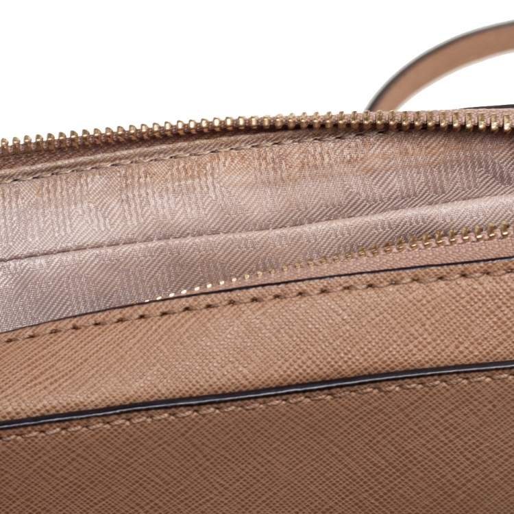 Pre Owned Michael Kors Dark Beige Leather Jet Set Camera Crossbody Bag