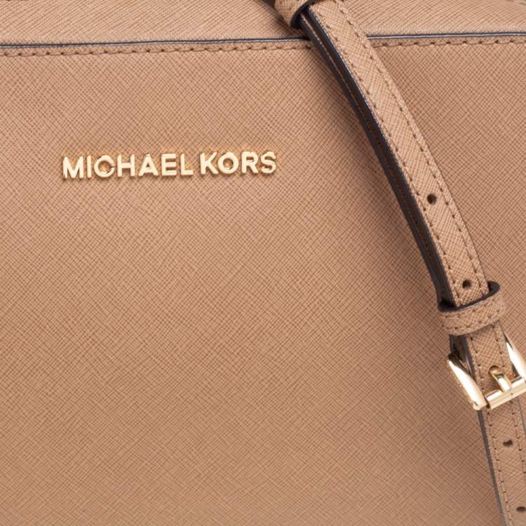 Pre Owned Michael Kors Dark Beige Leather Jet Set Camera Crossbody Bag