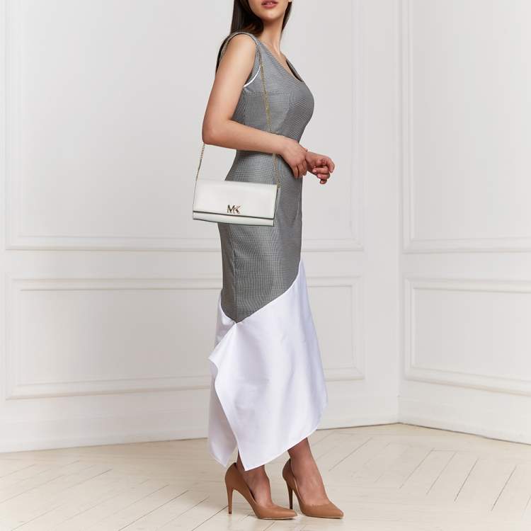 Pre Owned Michael Kors White Leather Mott Chain Clutch