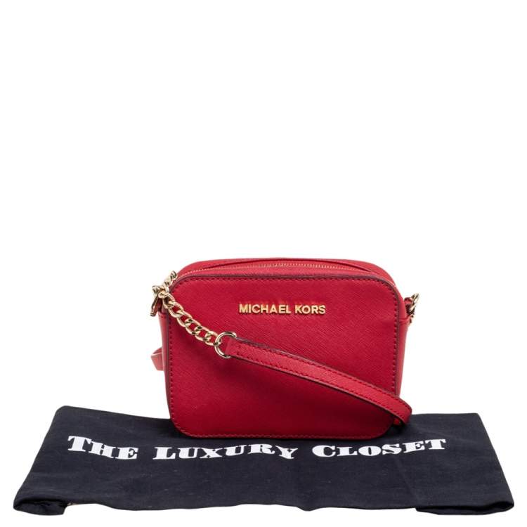 مملوكة مسبقًا MICHAEL Michael Kors Red Saffiano Leather Jet Set Camera Crossbody Bag