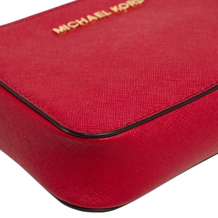 مملوكة مسبقًا MICHAEL Michael Kors Red Saffiano Leather Jet Set Camera Crossbody Bag