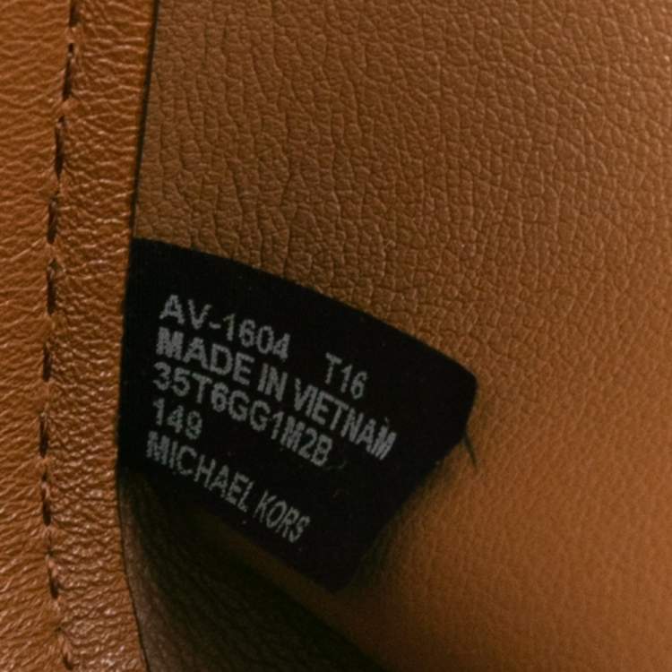 Pre Owned Michael Kors White Monogram Coated Canvas Medium Greenwich Bucket Bag