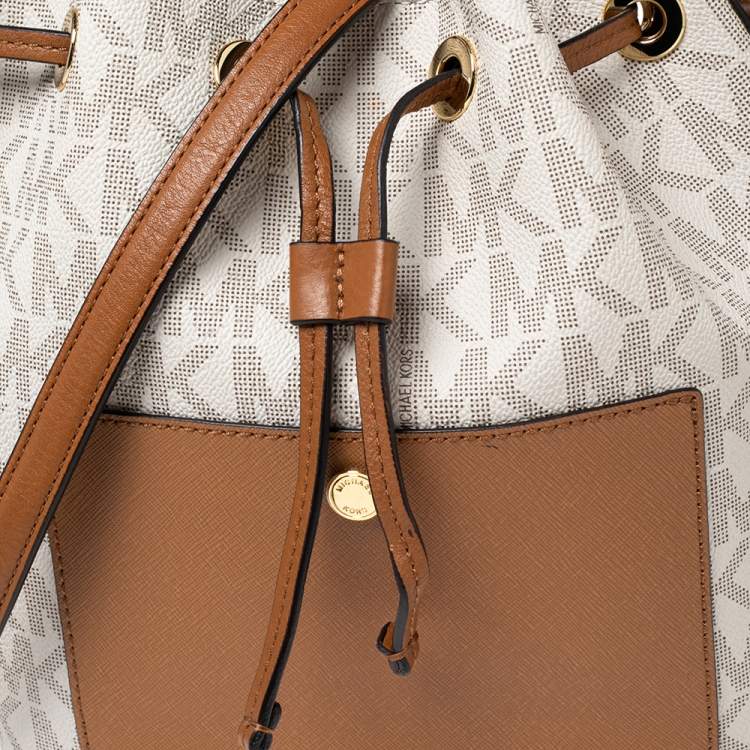Pre Owned Michael Kors White Monogram Coated Canvas Medium Greenwich Bucket Bag
