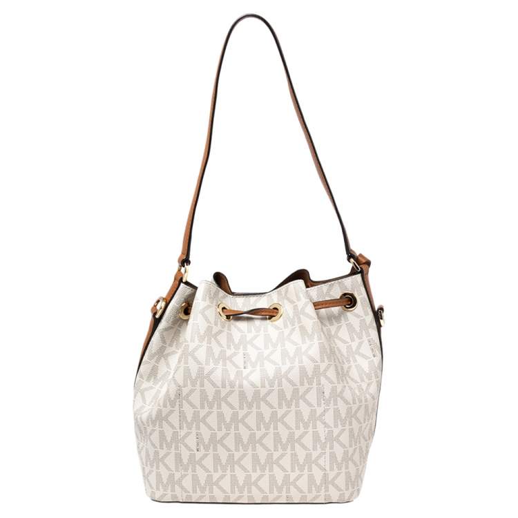 Pre Owned Michael Kors White Monogram Coated Canvas Medium Greenwich Bucket Bag