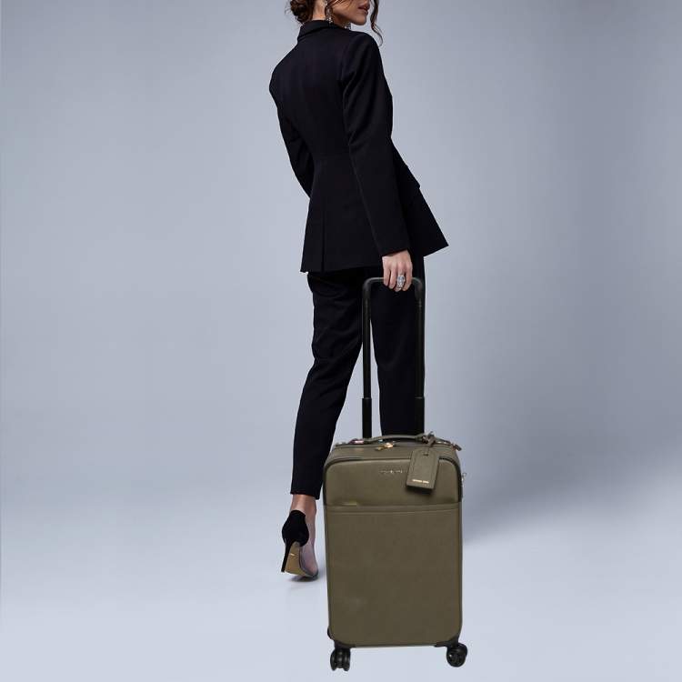 Michael Kors Michael Kors Jet Set Olive Green Saffiano Leather Shoulder Bag  Green : : Clothing, Shoes & Accessories