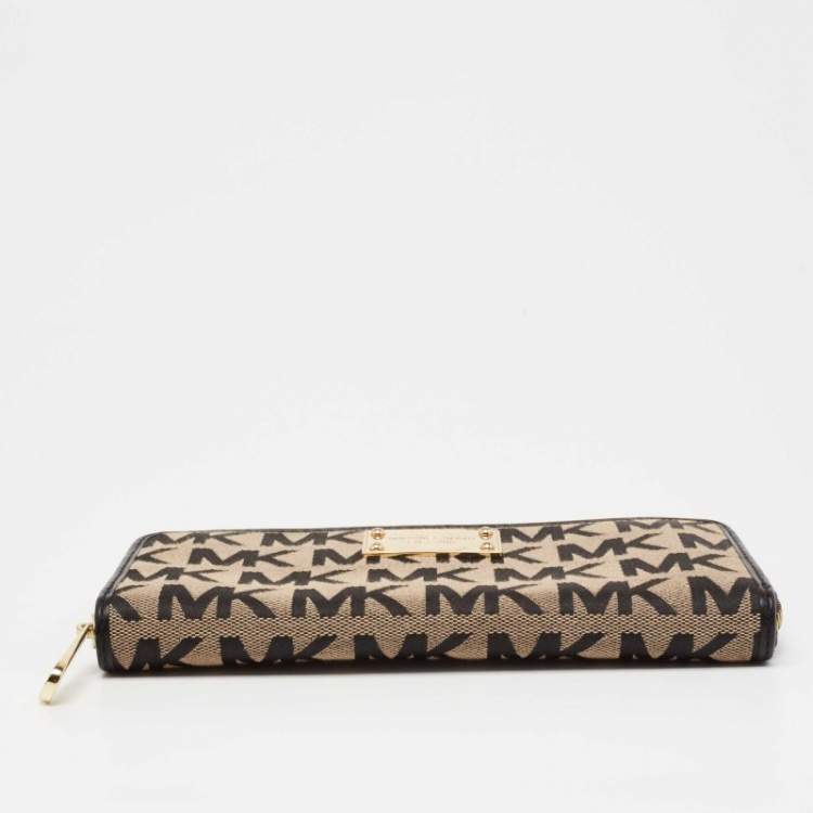 Pre Owned Michael Kors Beige/Black Signature Canvas and Leather Trim Zip Around Wallet
