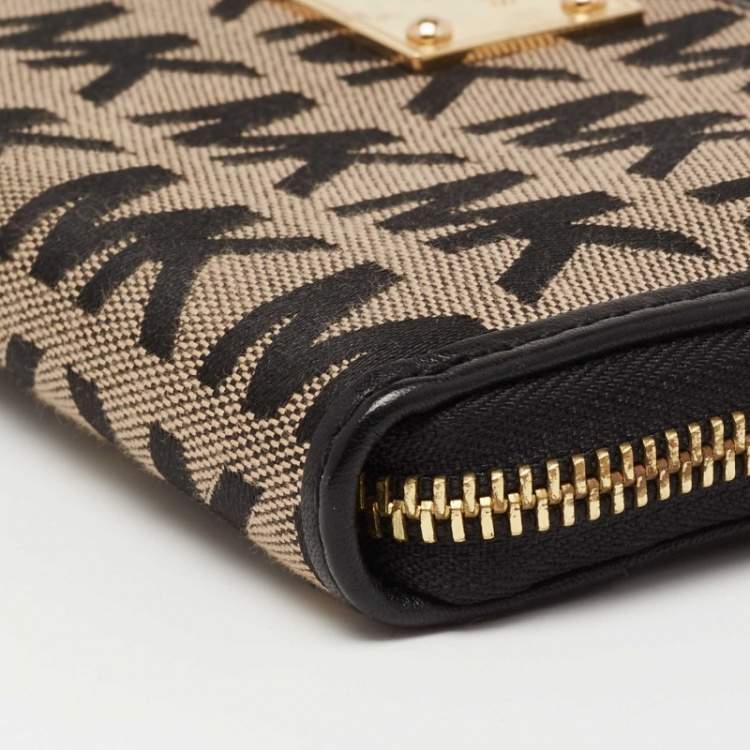 Pre Owned Michael Kors Beige/Black Signature Canvas and Leather Trim Zip Around Wallet