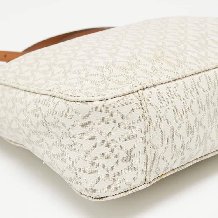 Pre Owned Michael Kors White Signature Coated Canvas Jet Set Messenger Bag