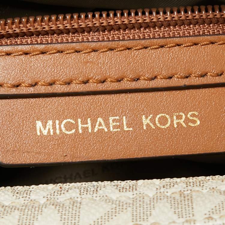 Pre Owned Michael Kors White Signature Coated Canvas Jet Set Messenger Bag