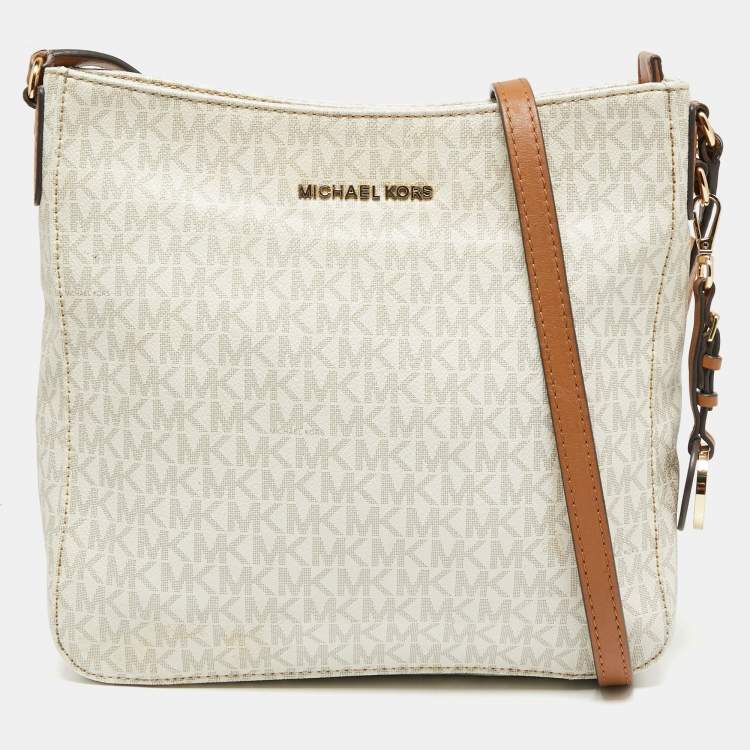 Pre Owned Michael Kors White Signature Coated Canvas Jet Set Messenger Bag