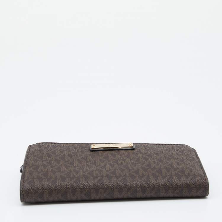 Pre Owned Michael Kors Brown Signature Coated Canvas Adele Smartphone Wallet
