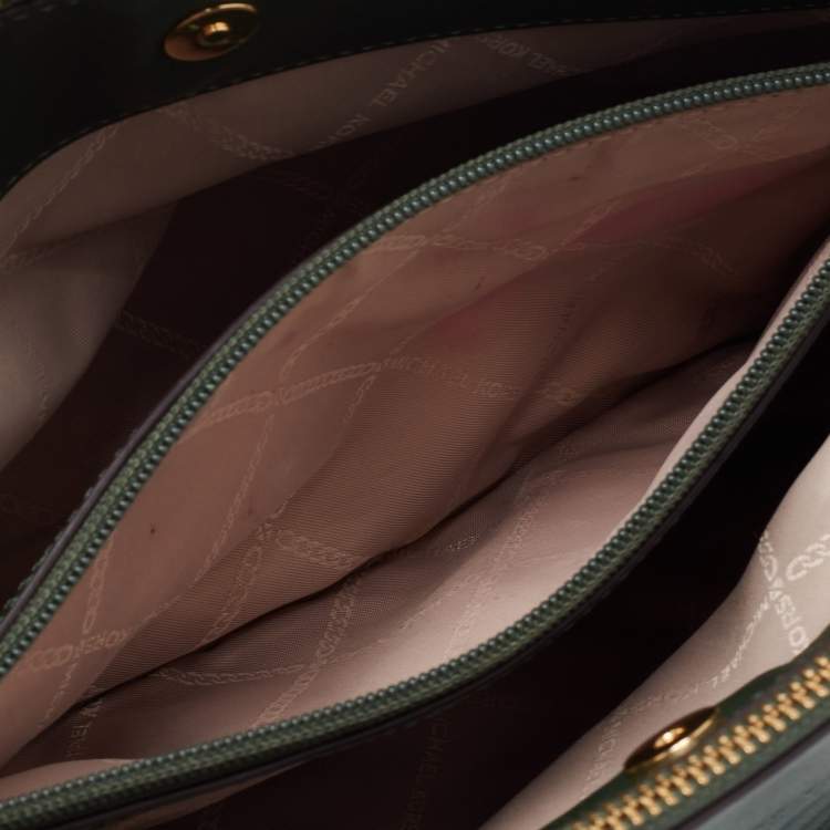 Pre Owned Michael Kors Green Quilted Leather Susan Shoulder Bag