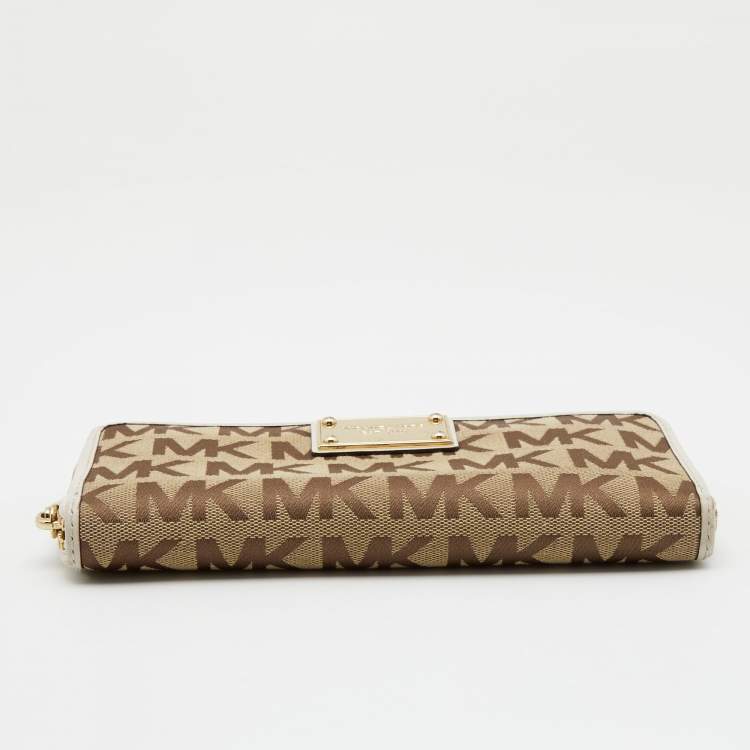 Pre Owned Michael Kors Beige/White Signature Canvas and Leather Zip Around Wallet