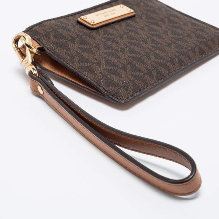Pre Owned Michael Kors Brown/Beige Signature Coated Canvas and Leather Zip Card Holder 