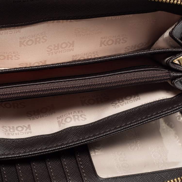 Pre Owned Michael Kors Beige/Brown  Snakeskin Embossed Leather Jet Set Zip Around Wallet