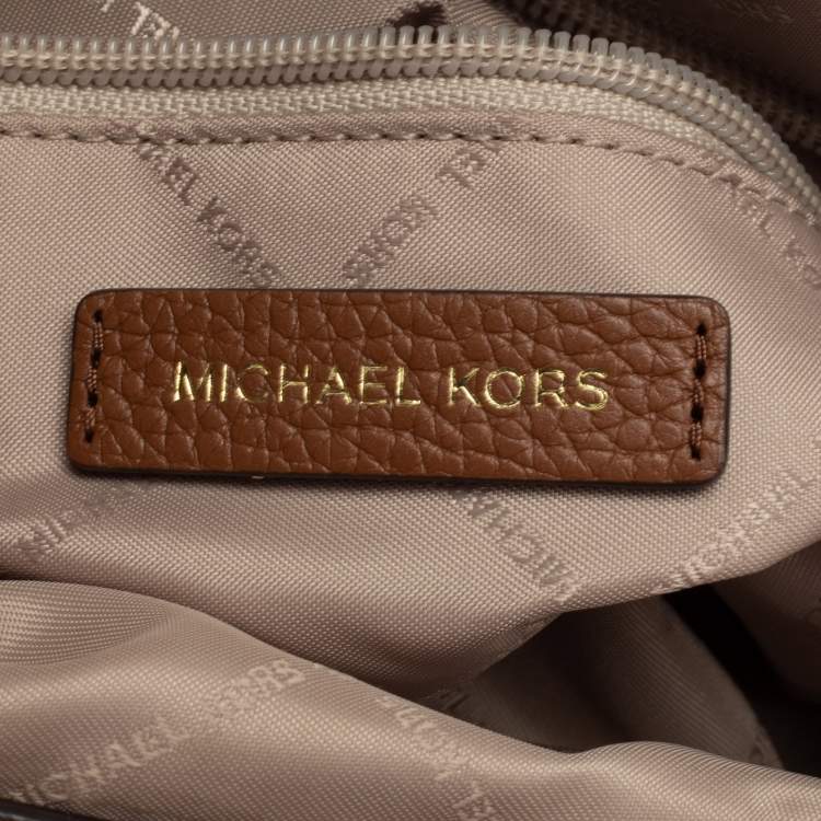 Pre Owned Michael Kors Beige/Brown Signature Canvas and Leather Small Susan Shoulder Bag