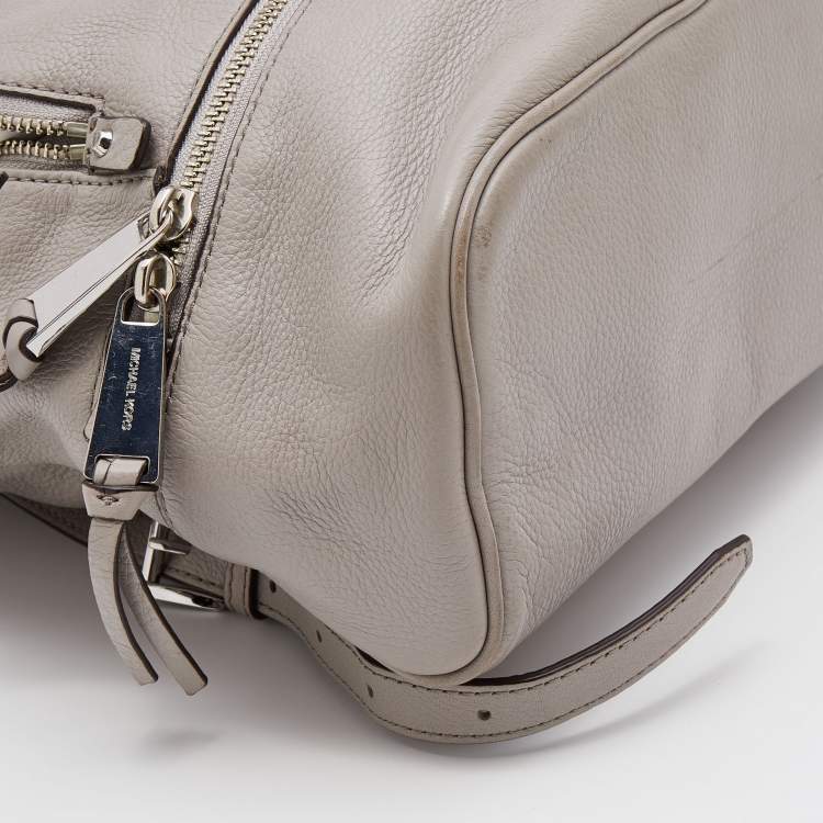 مملوكة مسبقًا Michael Kors Grey Leather Rhea Medium Backpack