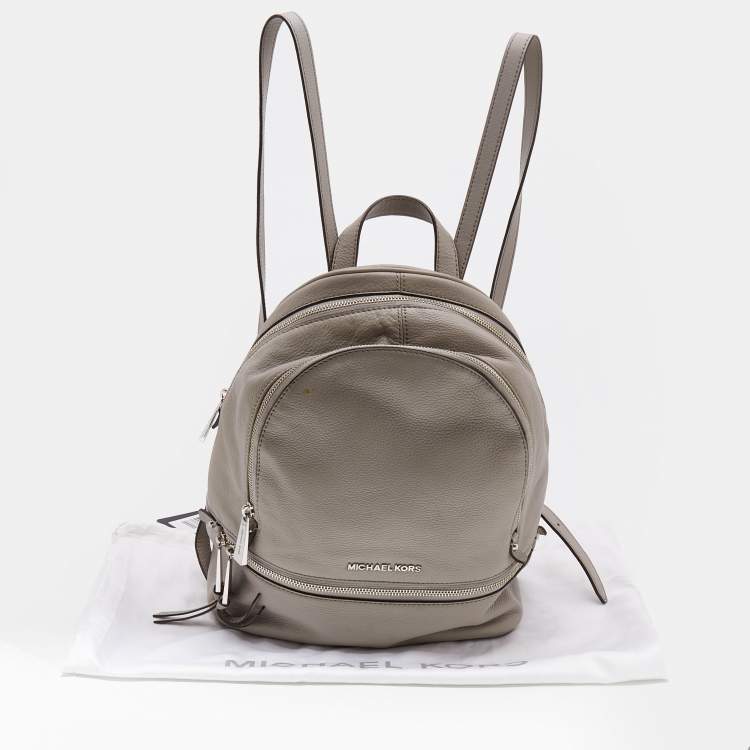 مملوكة مسبقًا Michael Kors Grey Leather Rhea Medium Backpack