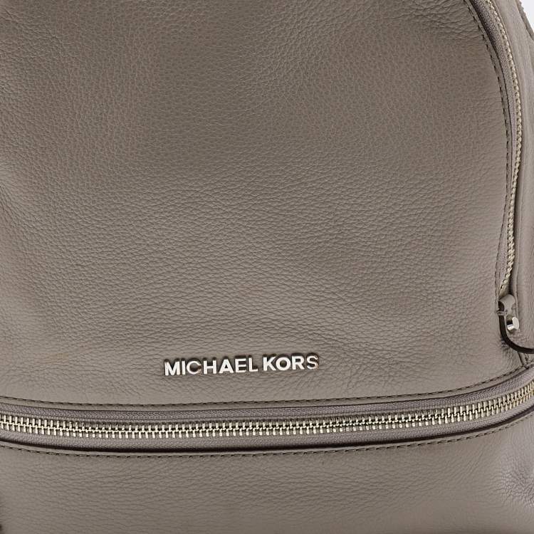 مملوكة مسبقًا Michael Kors Grey Leather Rhea Medium Backpack
