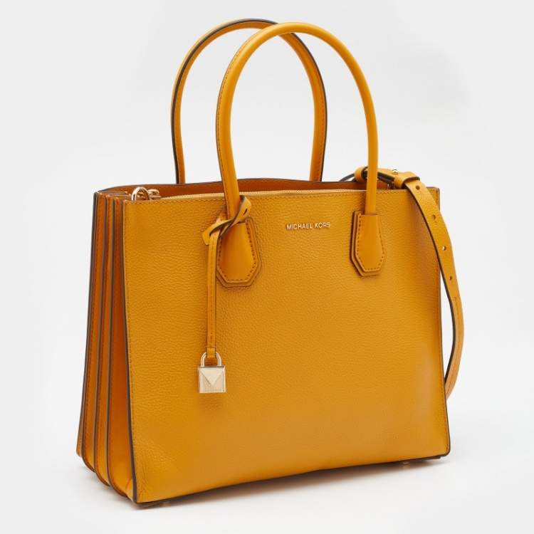 Pre Owned Michael Kors Yellow Leather Large Mercer Tote