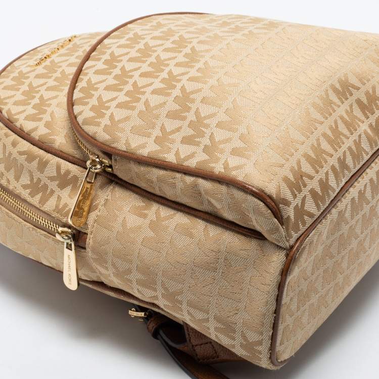 مملوكة مسبقًا Michael Kors Beige/Brown Signature Coated Canvas Jet Set Backpack
