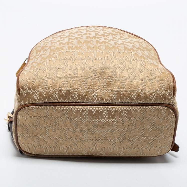 مملوكة مسبقًا Michael Kors Beige/Brown Signature Coated Canvas Jet Set Backpack