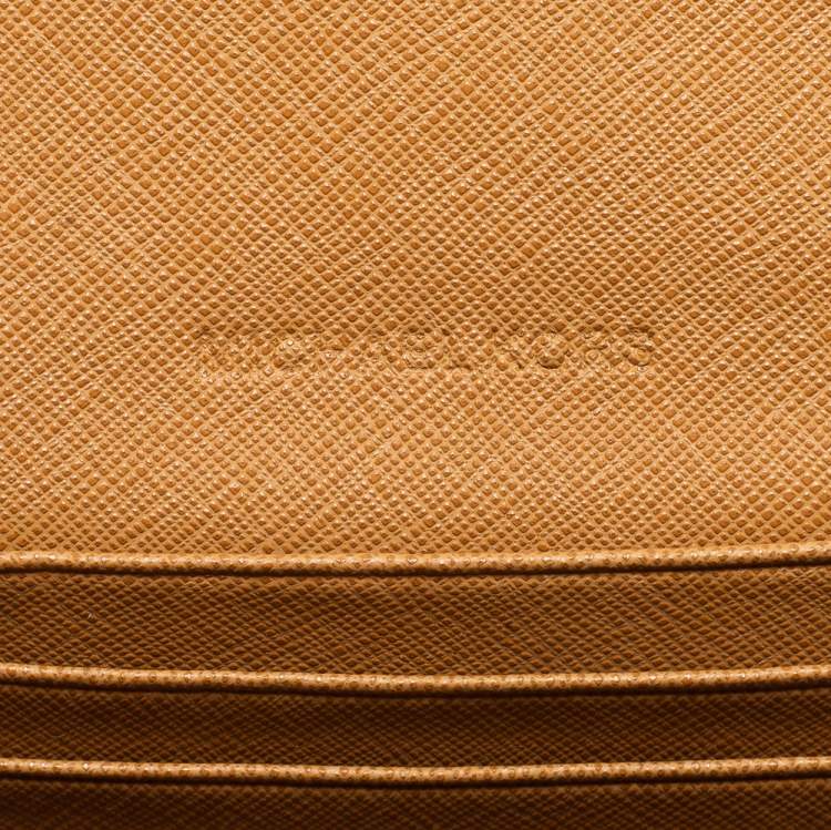 Pre Owned Michael Kors Tan Saffiano Leather Jet Set Phone Crossbody Bag