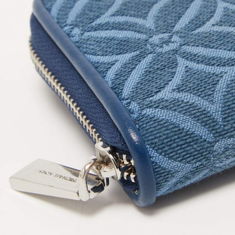 مملوكة مسبقًا Michael Kors Blue Monogram Jacquard Canvas and Leather Zip Around Card Case 