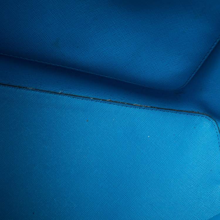 Pre Owned Michael Michael Kors Blue/White Saffiano Leather Small Stripe Travel Tote